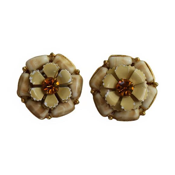 1950s SELINI Tan Thermoset & Amber Rhinestone Layered Flower Clip Earrings - Picture 3 of 3